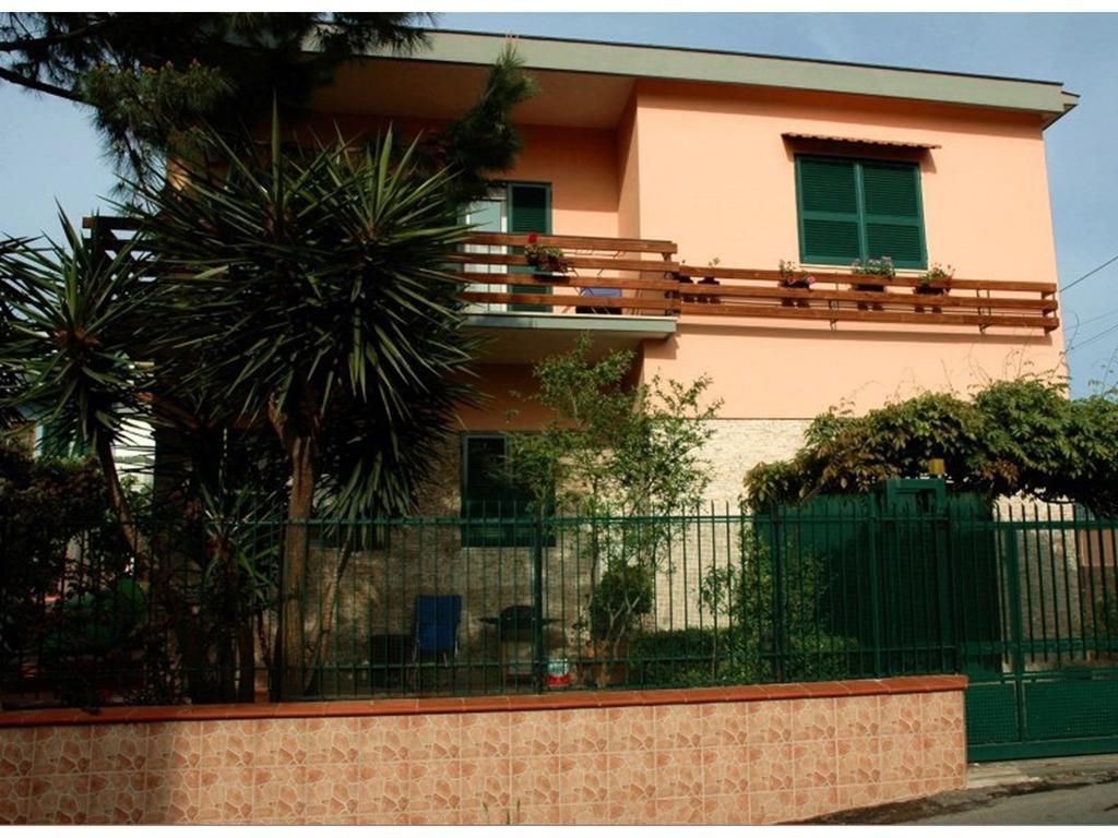Casa Vacanze Il Gatto Rosso Trecase Exterior photo